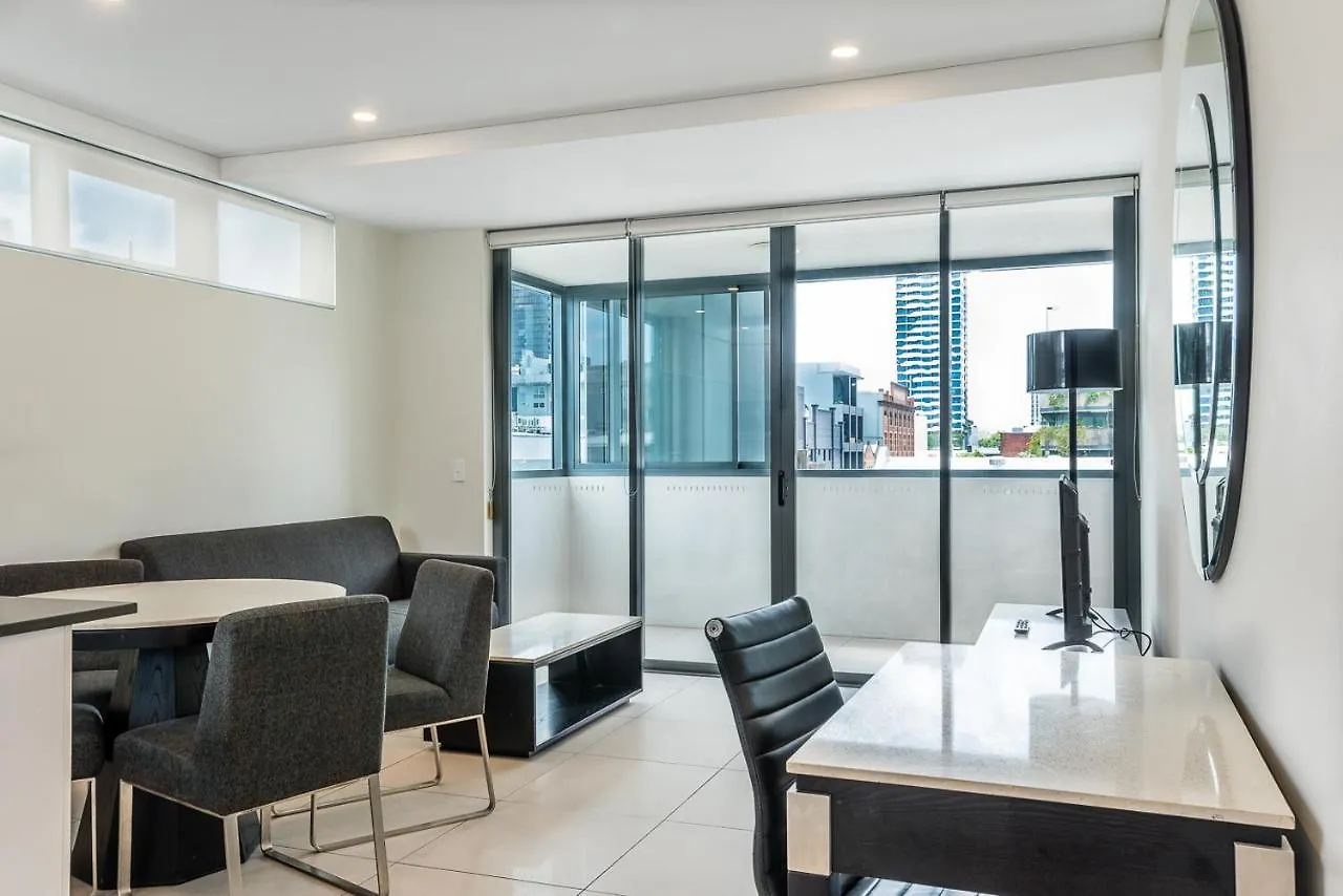 Comfort Two Bedroom Apartment With Free Parking In Valley Brisbane